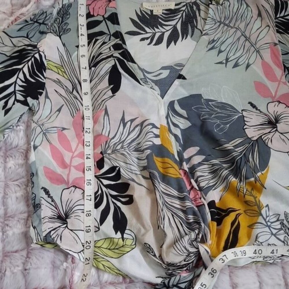 Lovestitch Grey Pink Black Floral Print Short Batwing Sleeve Vneck Tunic Size S - Picture 4 of 8
